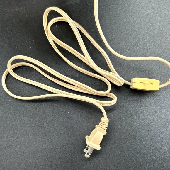 Collections Etc., Pink Vintage Victorian Ladies Boots & Hat Night Light Lamp - Picture 12 of 14